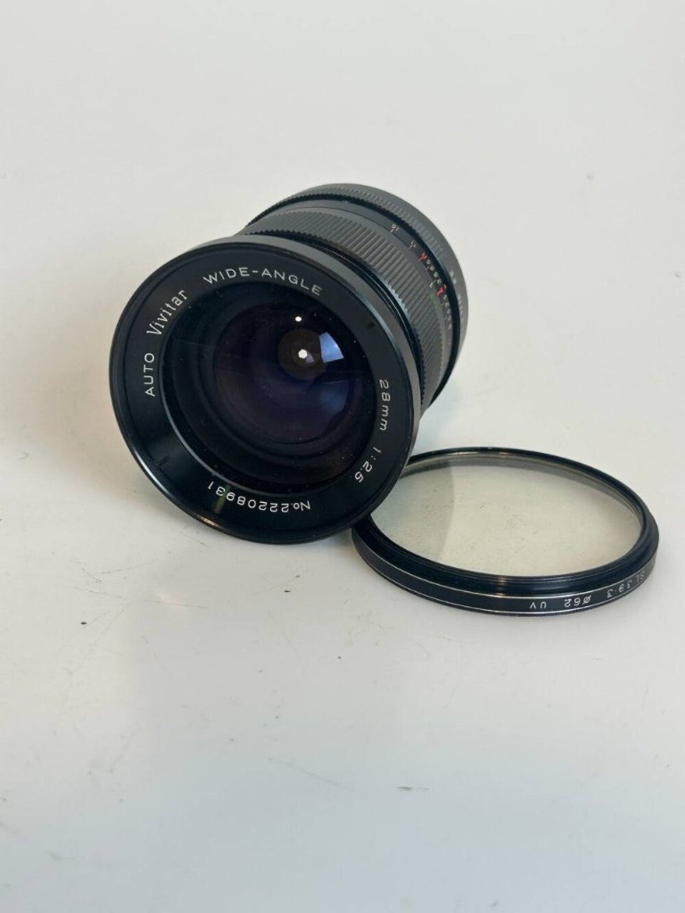 UNTESTED AS IS Vivitar Auto Wide-Angle 28mm f/2.5 Lens w/ 62mm UV Filter